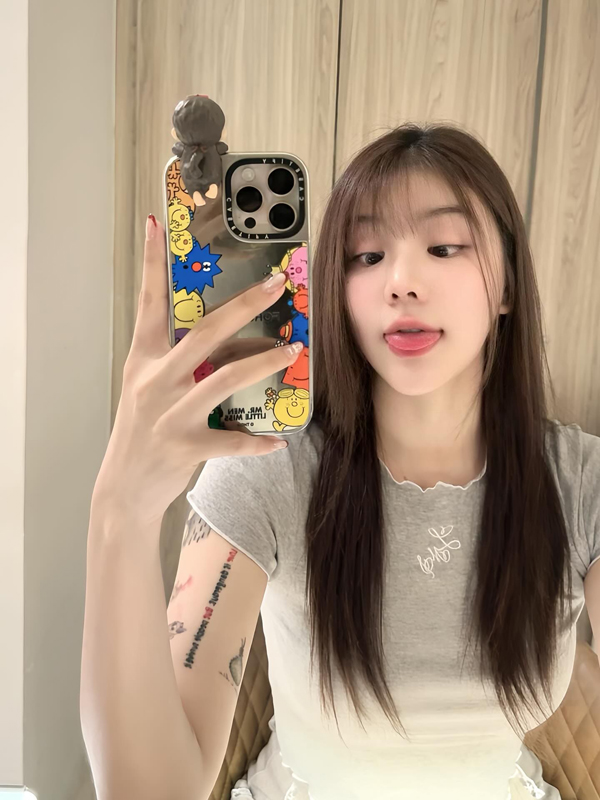 ใบเฟิร์น ณัฐฌา ขาว